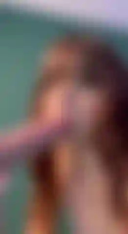 Chupando _dildo_mal bebê.