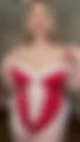 In this video, I'm wearing a sexy Christmas costume, showing off my assets and creating a festive atmosphere. Join me to enjoy the atmosphere of fun and seduction!