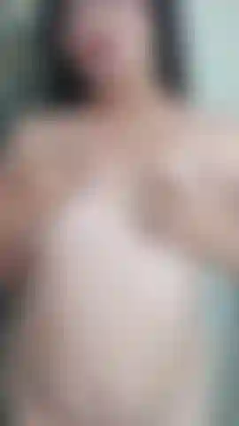 Tomo banho enquanto chupo seu pau🥵.
