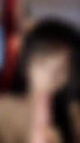 Dildo esguichando! Primeira boquete, gozada na boca!