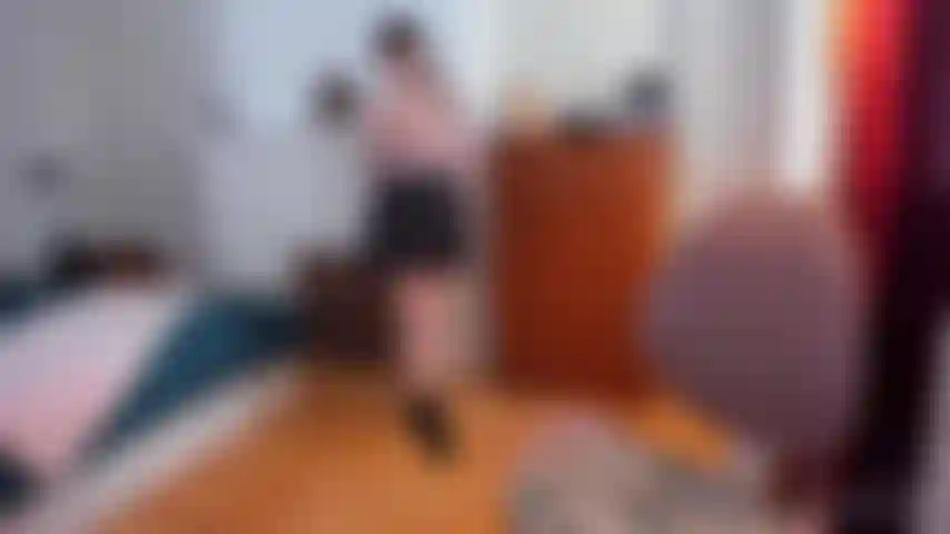 Striptease e montando um vibrador e afiando para namorado (nome de animal de estimação papai).