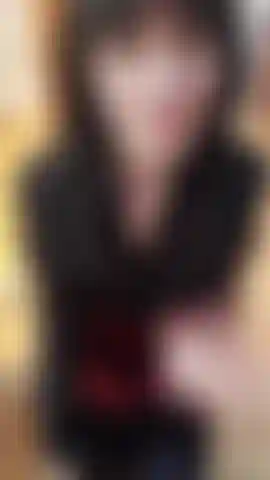 Prática deepthroat de joelhos boquete bonito grande vibrador longo.