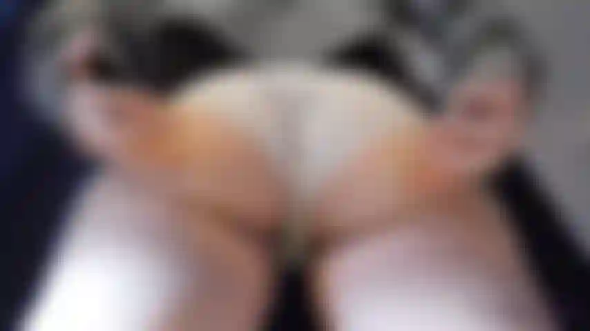 Olha eu brincando com minha bunda saltitante, em velocidade normal e em câmera lenta! // Regardez pendant que je m'amuse avec mes fesses, incluindont au ralenti!