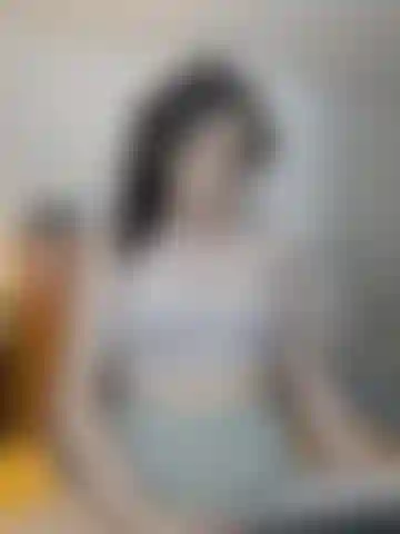 Me espie enquanto eu estava lendo e tive soluços. Tento ignorar, mas é difícil quando alguns fazem barulho e fazem meu corpo tremer! Às vezes eles são pequenos e silenciosos também. (18 Minutos).