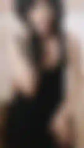 Bucetinha cabeluda e bunda fininha!