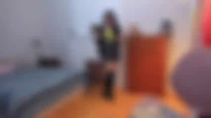 Boquete intenso desleixado no vibrador toda nua.