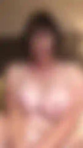 Orgasmo grande e barulhento com os dedos.