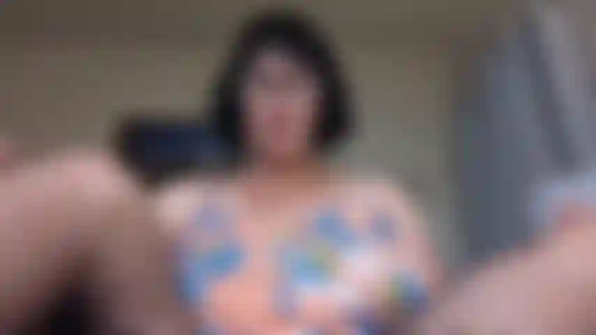 Anal e falo sacanagem em meia arrastão.