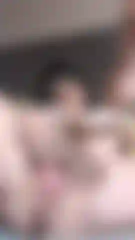 Enteado pega madrasta se masturbando de novo #madura, #peluda, #seios grandes, #bbw, #calcinha.