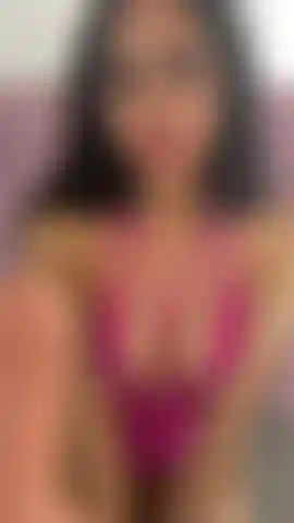 Joi com vibrador realista.