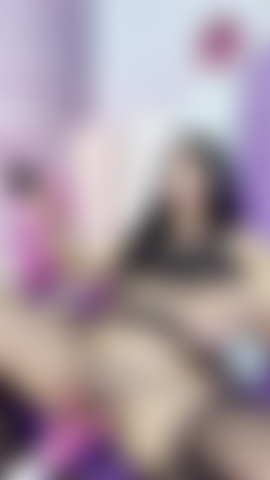 Em jatos de vibrações.