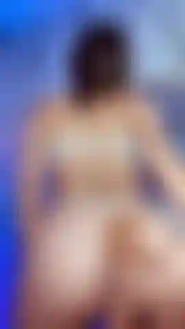 Com uma bunda sexy e fofa, você me deixaria sentar aqui?