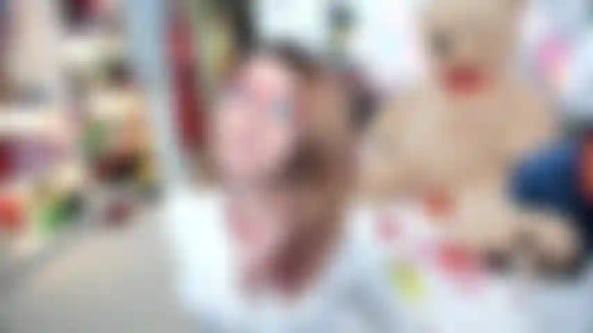 A enfermeira mais sexy da sua cidade está indo até sua casa para tratar sua lesão na perna. O remédio é algo que você nunca pensaria! Deixe sua enfermeira drenar suas bolas!