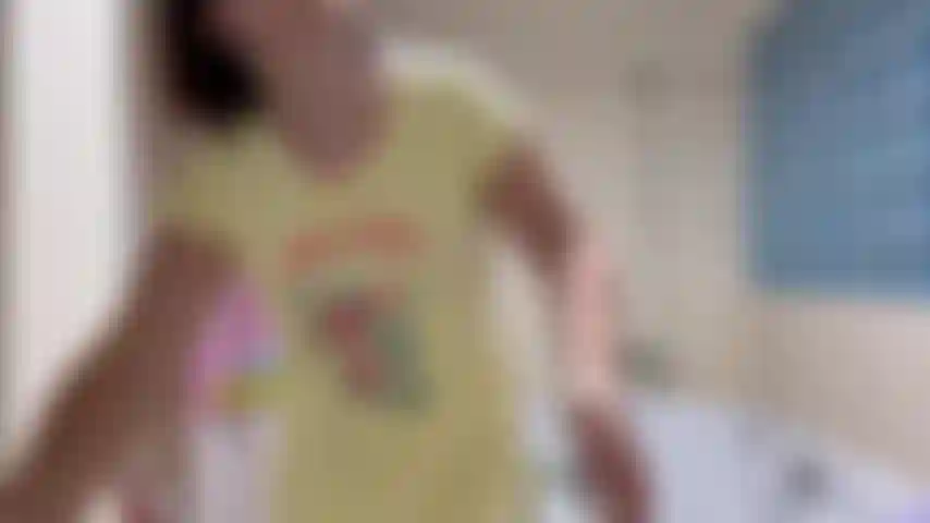 Limpando minha buceta só para sujar de novo! Por favor, bata e foda-se até me encher com sua semente.