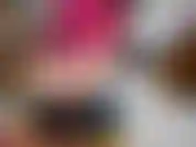 Você queria me ver ficando louca e safada e para adicionar alguma surpresa a esse momento, vou passar óleo em mim toda. Quero que me toque, me aperte e faça amor comigo. Me tire a roupa, por favor!