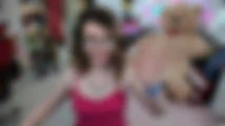 Adoro as experiências cam2cam!!! Ao invés de digitar, compartilhe sua webcam comigo e vamos conversar! Meu inglês não é perfeito, mas podemos nos entender!