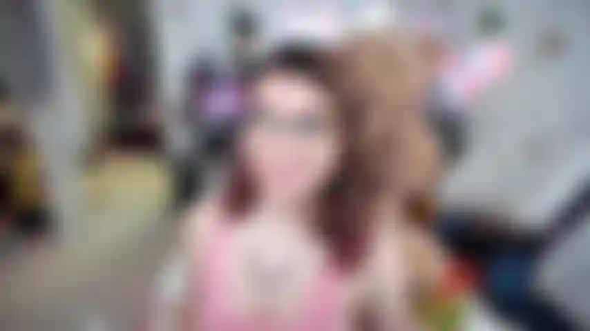 Vídeo pessoal - esta é a história 1 franco, mas sem som, ainda assim, sei que você vai adorar minhas reações e como fico vermelha e tímida! Minha primeira tentativa de ler suas histórias. A versão de som está disponível.