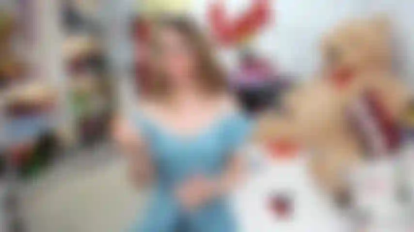 Namorada sedutora quer sua atenção! Agora você vai acabar passando um tempo de qualidade comigo, com minha boca, com minha buceta e no final eu vou cavalgar no seu pau até você gemer meu nome!