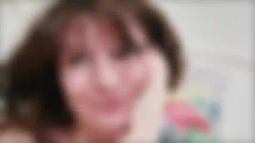 Torturando meu clitóris macio com um minivibrador! Vídeo versão longa!