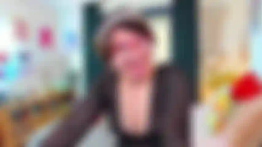 Chat grátis da LyzMania - me dê um beijo via gorjeta se me ver online.