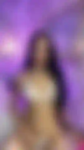 Tocando com meu brinquedo.