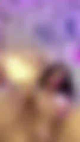 Creampie dedilhando buceta.