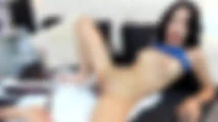 Uso minha buceta apertada.