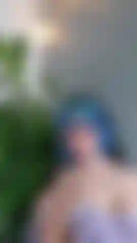 Meus peitos ficam melhores com seu pau no meio deles.