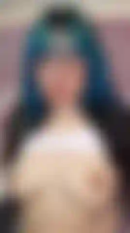 See how this nice boobs are bouncing