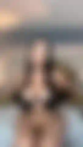 Balançando meus peitos grandes.