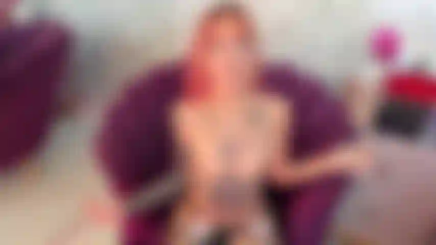 Eu quero me entregar completamente a você, e somente a você; quero que você cubra minha buceta e meu rosto com sua saliva e seu esperma.