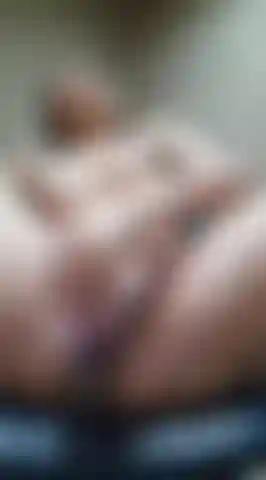 Brincando mais forte com minha buceta.