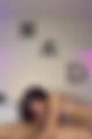 Squat riding Dres cock! Lots of squirting!!