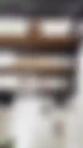 Masturbação na escada.