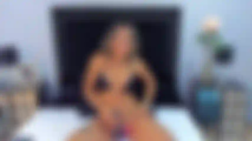 Veja-me me tocar, veja-me gemer, veja-me convidá-lo a perder o controle comigo. Este vídeo é apenas para quem sabe como curtir uma mulher de verdade.