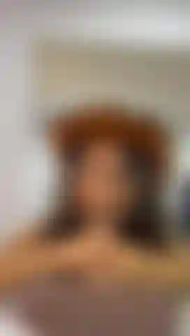 Venha me ver chupando você devagar, profundamente e com fome de você.