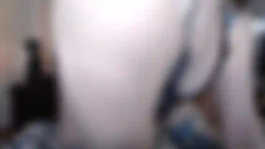 Bunda grande quicando em um pau alto na cama até gozar forte!