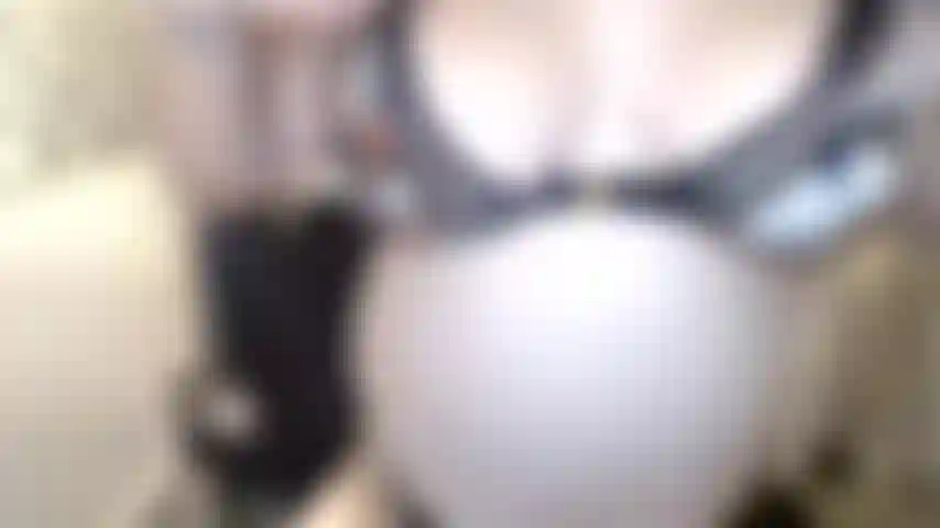 Trai a sua esposa magra com uma mulher de verdade e me dá todo o seu esperma.