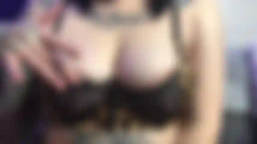 Você é viciada nos meus peitos de deusa.