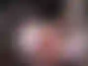 Você tem tanto tesão quanto eu? Então venha, arrume seu pau. Cum ele para mim. Vou te mostrar, tirar a calcinha e mostrar meus peitões. Aí eu pego com o vibrador! Primeiro chupo ele, depois devoro meu pus molhado.