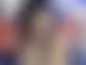 Você me contou sobre seu fetiche pervertido e quer que eu brinque. Acho muito estranho, mas acho que soprar fumaça de cigarro no seu pau não é grande coisa. Aí eu vejo o tamanho dela, e dá vontade de chupar.