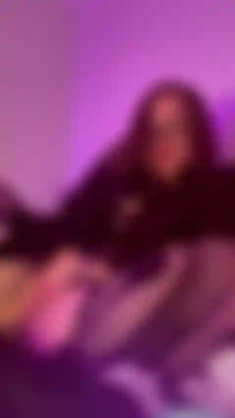 Longo dia no escritório, ajude-me a gozar e depois me torture, por favor.