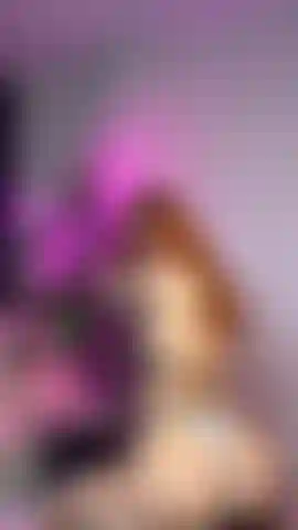 Dança do bumbum nas suas pernas.