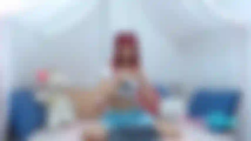 Rapazes, bem-vindos :d por favor, vejam meus vídeos especiais, fico excitado chupando meu brinquedo e depois o insiro na minha bunda sexy.