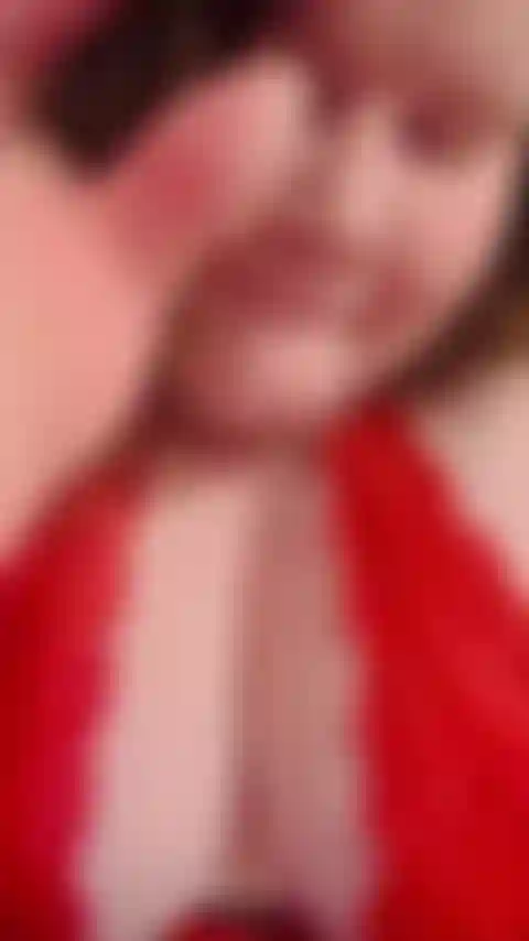 Pés, peitos e buceta.