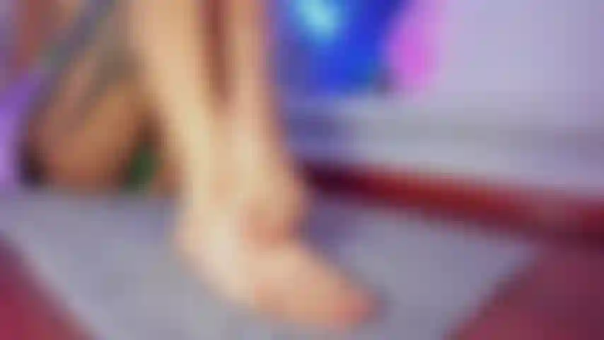 Massageie meus pés.