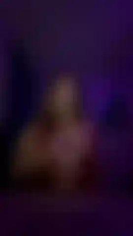 Corpo curvilíneo provocador da sua vagabunda favorita.