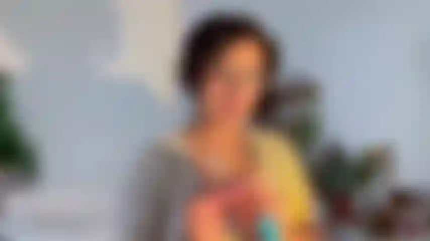 Garota da porta ao lado: fume slut shaming.