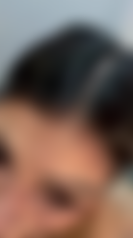 Chupo seu pau enquanto estamos no chuveiro.