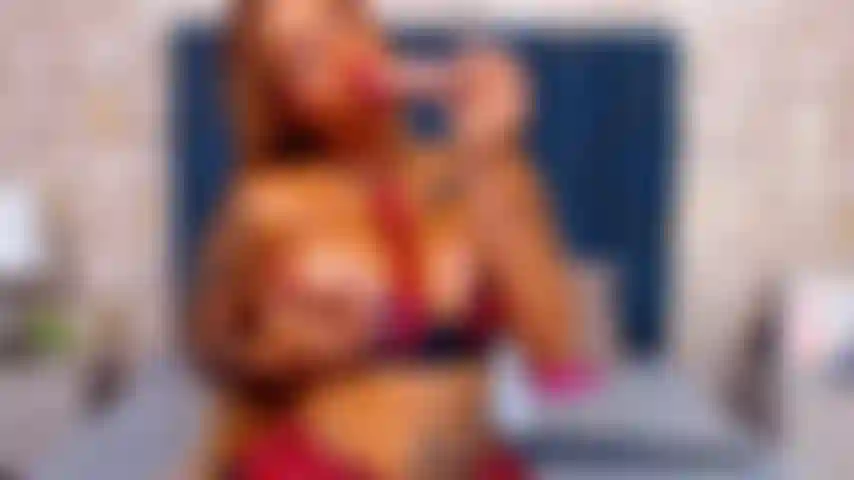 Peitos grandes e muito divertida.